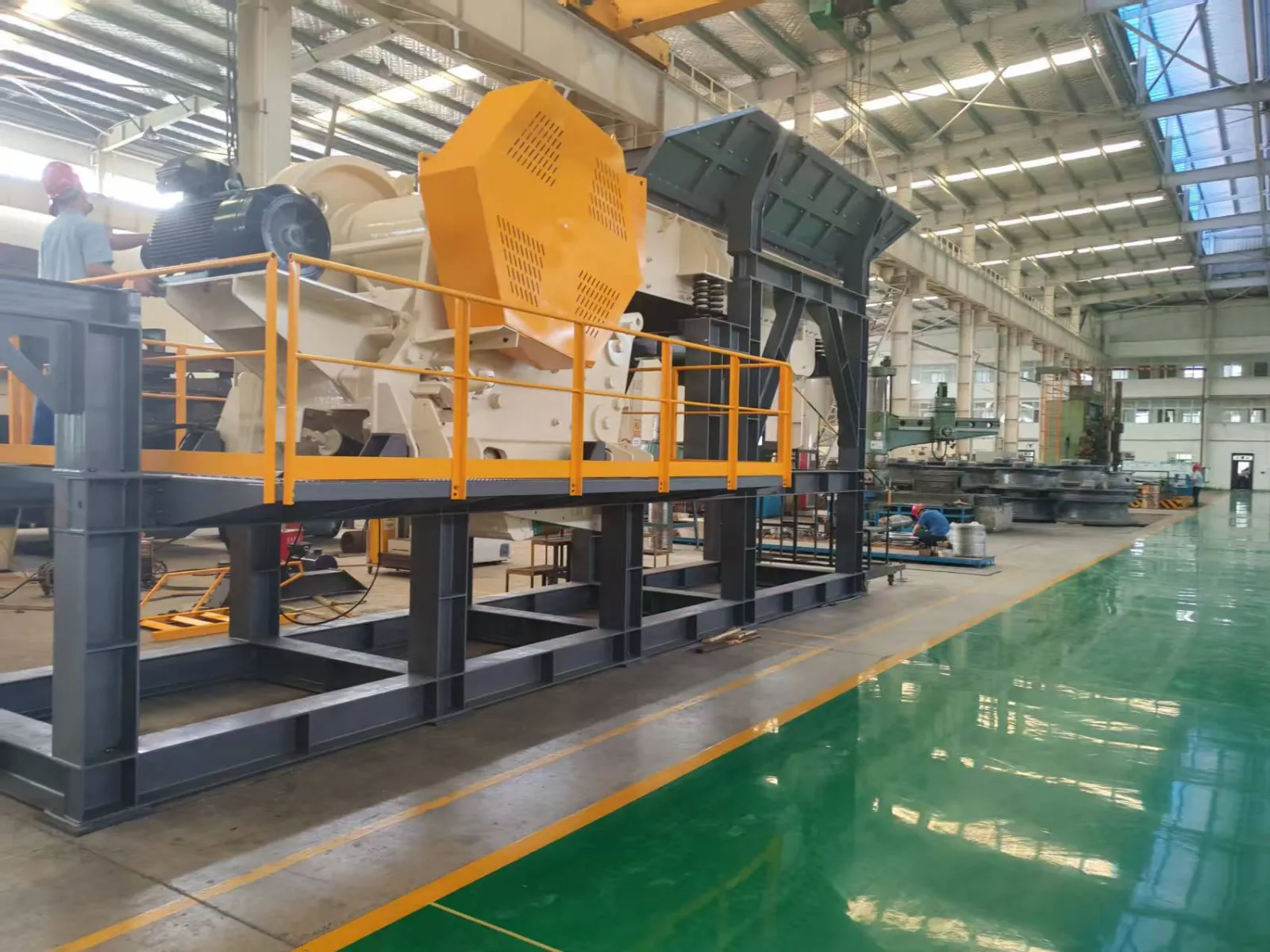 Modular skid-mounted crushing plant modules assembled and tested in the workshop before dispatch