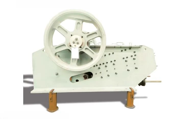 PEY hydraulic protection jaw crusher with hydraulic cylinder replacing the toggle